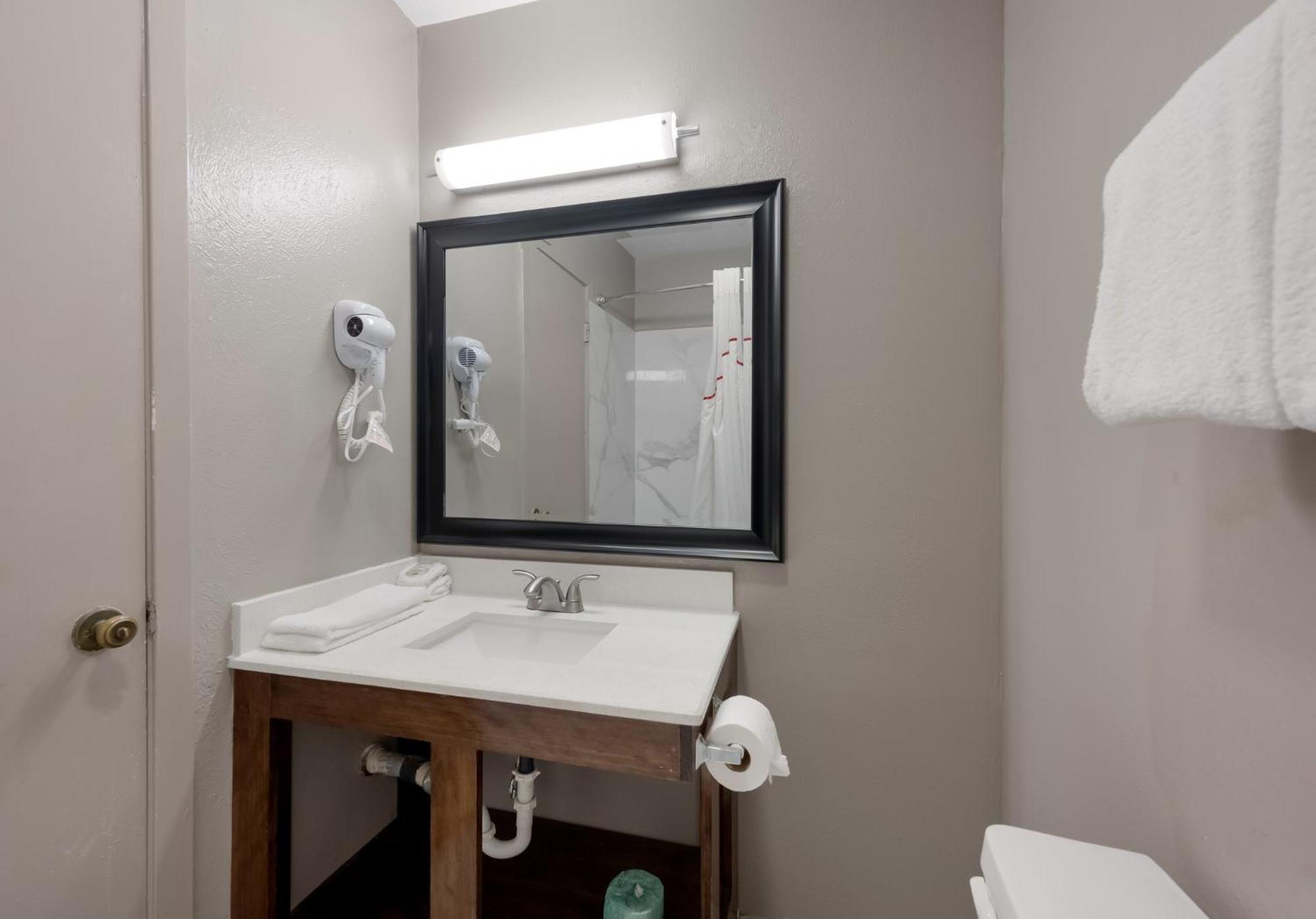 Red Roof Inn Madisonville المظهر الخارجي الصورة